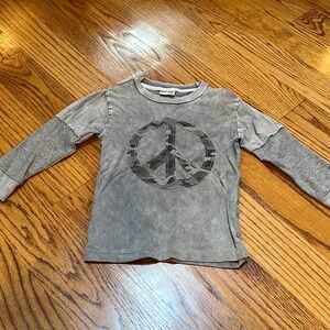 Mish Boys Boy’s Grey Long Sleeve With Camo Peace Sign Size 4